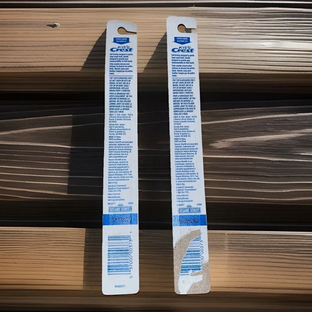 Crest Kids Toothbrushes Sesame Street‎ Soft Bristle 2 Pack Elmo & Cookie Monster